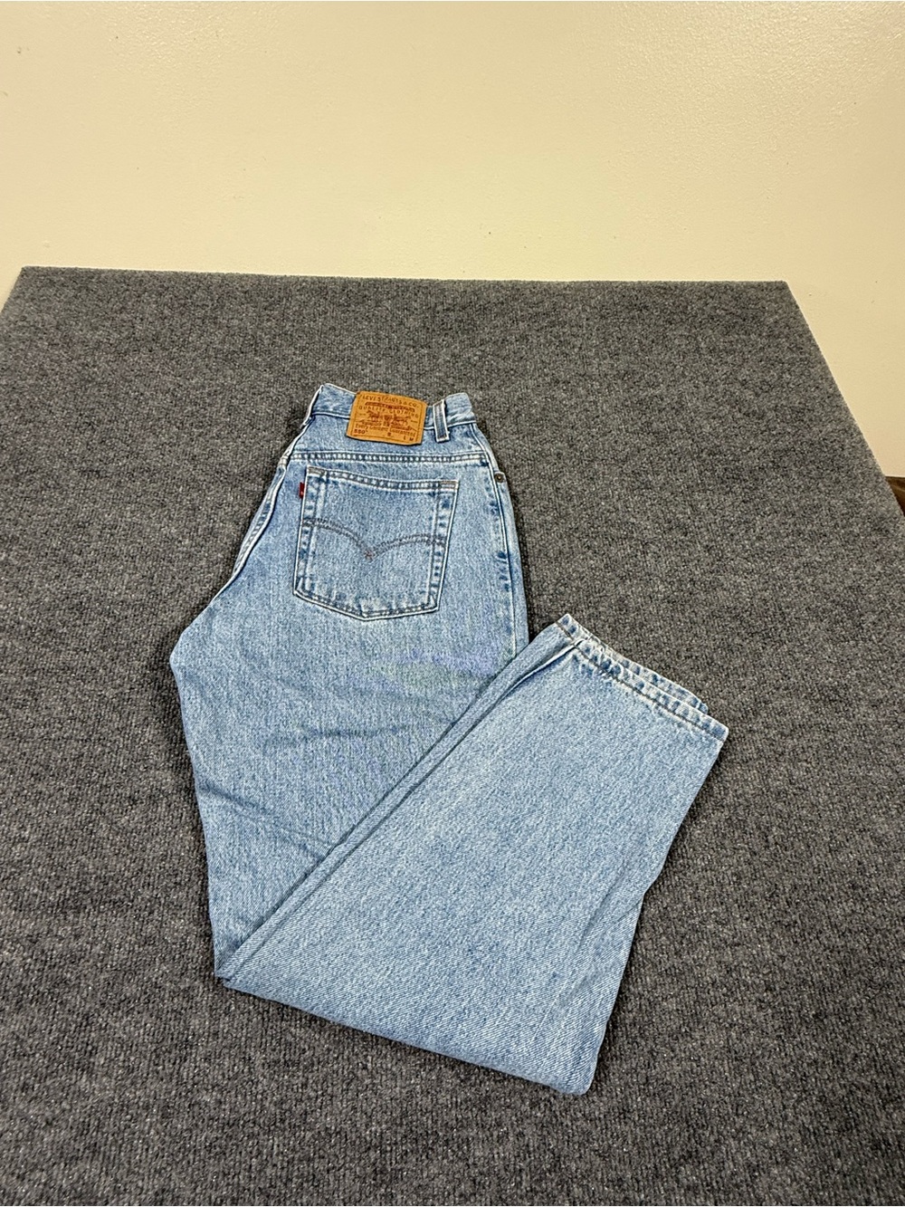 VINTAGE women’s Levi's 550 Light Blue Jeans - Relaxed Fit Tapered Leg size 12